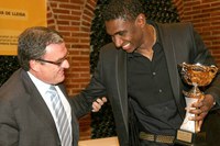L’alcalde de Lleida Àngel Ros proposarà la Medalla al mèrit esportiu per a l’atleta Jackson Quiñónez