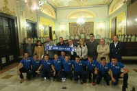 L’alcalde de Lleida rep l’equip infantil de l’ICG Software Lleida, campió d’Europa sub-17